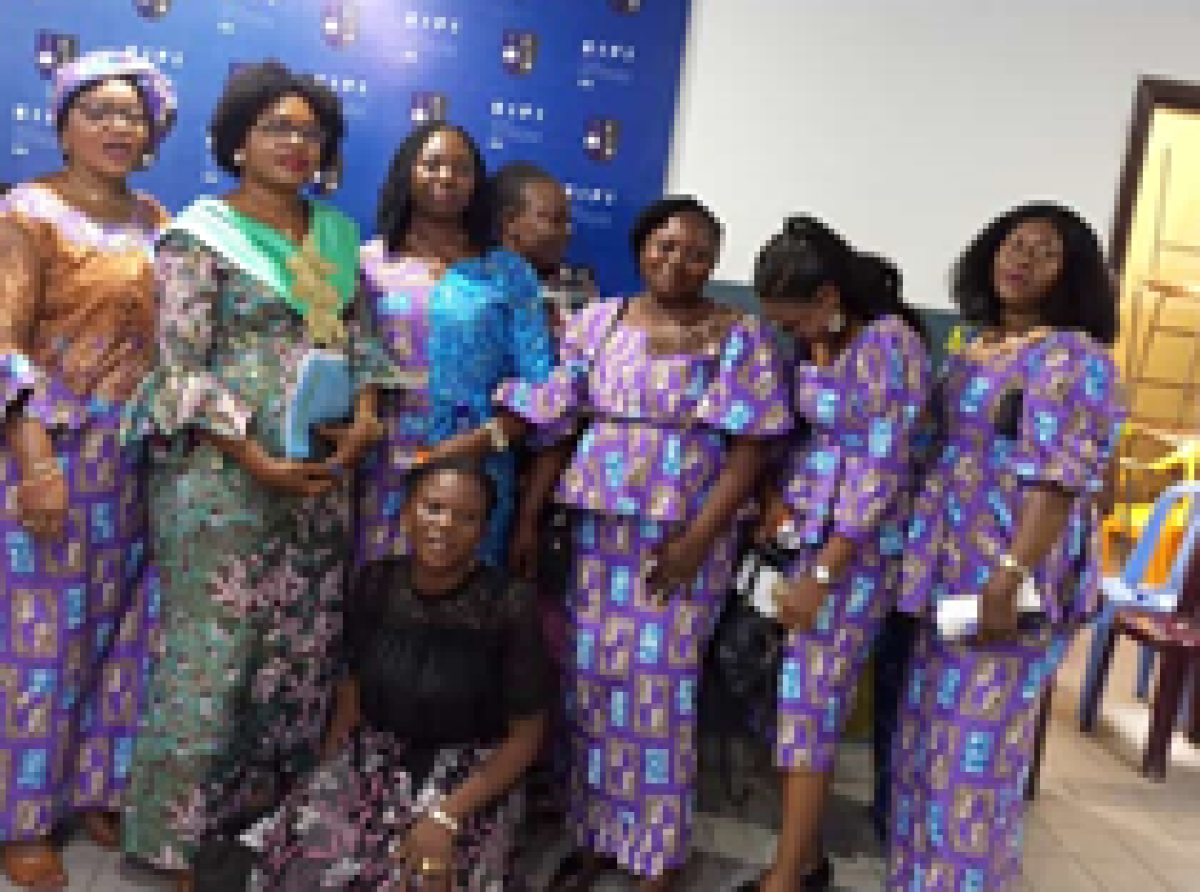Kinshasa : Youyou Omba conscientise les femmes et jeunes filles à l’utilisation responsable du numérique