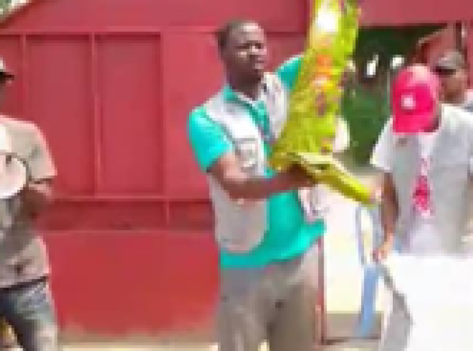 RDC : 4.500 ménages déplacés de la crise de Kwamouth reçoivent du Cash et des articles ménagers essentiels de la part de Caritas à Bandundu-Ville, Kenge et Popokabaka