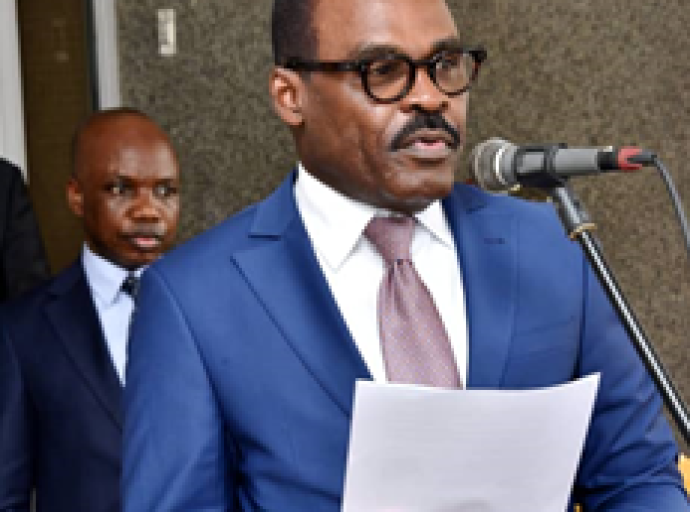 Remise des matériels roulants et équipements informatiques, DGDP : Nicolas Kazadi remercie Laurent Batumona pour lui avoir donné la chance de contribuer aux efforts du gouvernement pour le développement