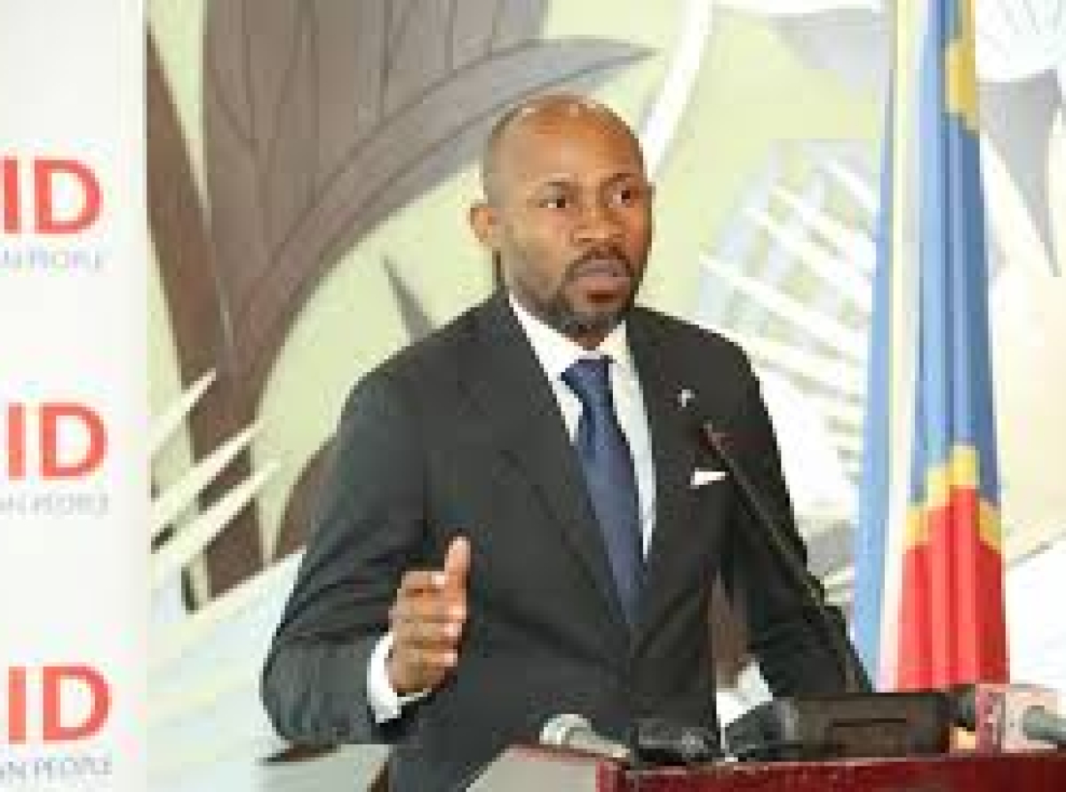 Rtnc-Renatelsat : Patrick Muyaya a échangé avec les mandataires et les Délégations Syndicales 