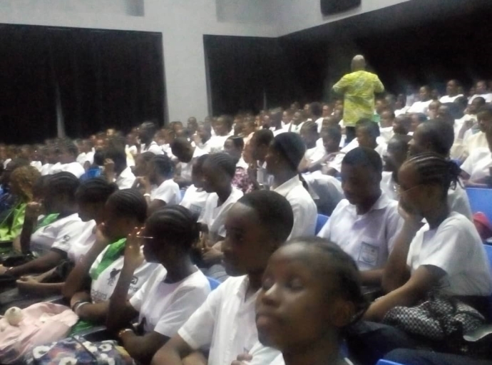 Finale du concours du génie en herbe : Le Collège Jésuite de Bonsomi vainqueur sur le collège Frère Alingba