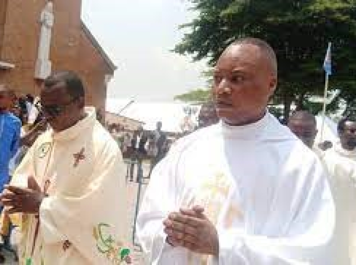 Père Matthieu Ngongo Yezu : ‘’Dans la maison du père, il y a plusieurs places et chacun y trouvera un refuge. Dieu est juste, il veut le bonheur de tous’’