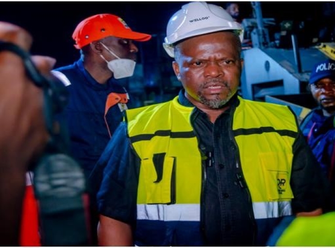 Réhabilitation du Rond-Point Ngaba : Le DG Jeanneau Kikangala de l’Office des Routes inspecte les travaux avec ses collègues du BTC et du Foner