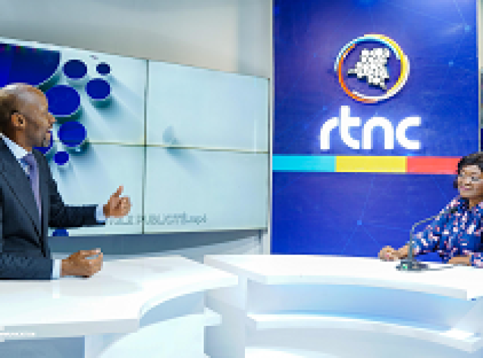 RDC : Patrick Muyaya dote la RTNC d’un nouveau studio de présentation des JT