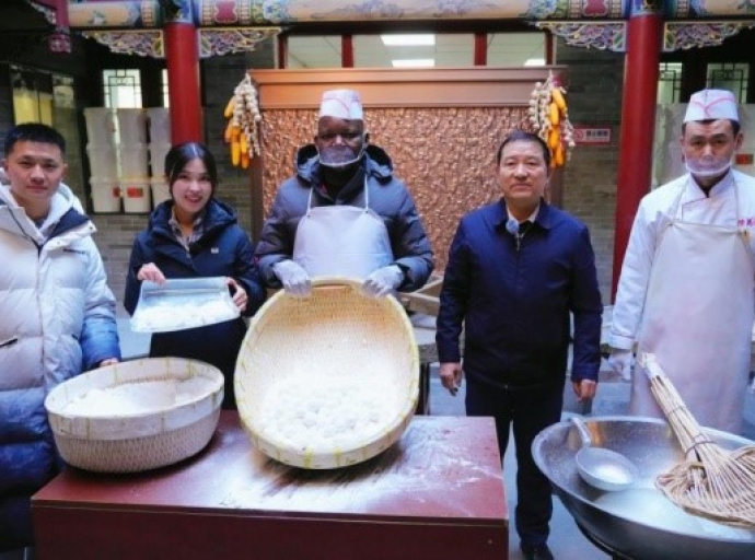 Préparatifs du Gala de la Fête du Printemps : une immersion avec un artiste de l'opéra de Taiyuan