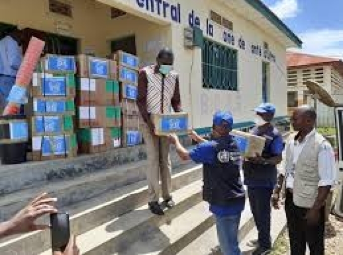 Ituri : l’OMS remet cinq tonnes de médicaments aux autorités sanitaires