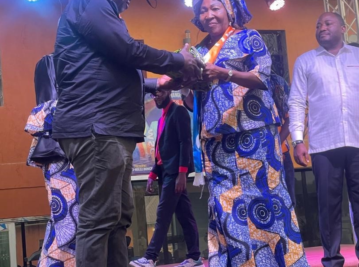 Plus de 2500 femmes prient pour les FARDC et les Wazalendo, MSC : Frida Munshy mobilise en faveur du retour de la paix et de la stabilité en RDC !