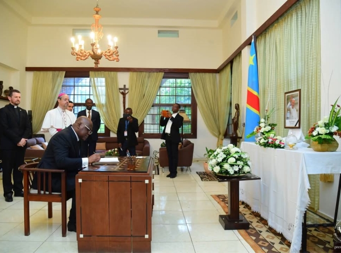 Exprimant sa compassion auprès du Nonce apostolique à Kinshasa, Félix Tshisekedi : ‘’Sa Sainteté le Pape François laisse un vide immense dans nos cœurs’’
