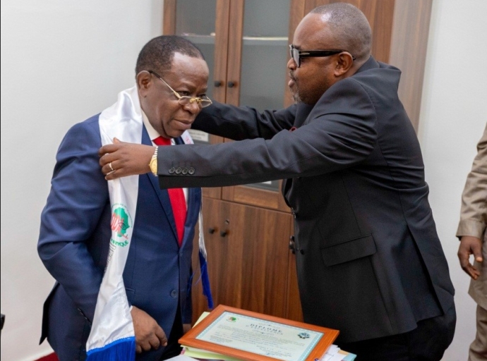De zéro à héros , Prof. Modeste Bahati Lukwebo : l'icône de la réussite dans l'entrepreneuriat en RDC