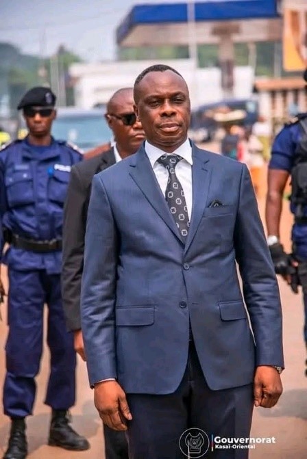 Kasaï-Oriental : accusé de détournement, le Gouverneur Jean-Paul Mbwebwa déchu de ses fonctions Â
