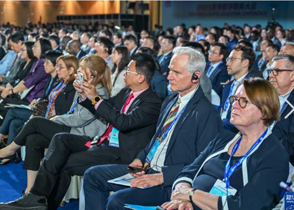 Une vue des personnalités participant à la conférence