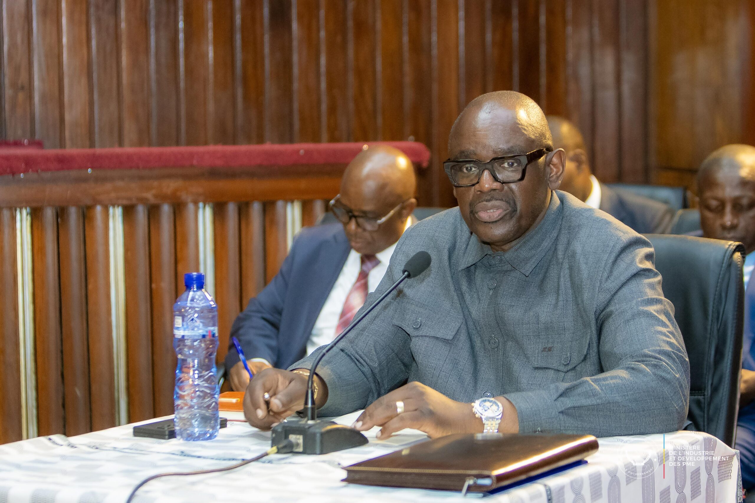 Leadership confirmé dans le secteur industriel et des PME, Louis Watum Kabamba : un passage de redevabilité étincelant à l’Assemblée Nationale !