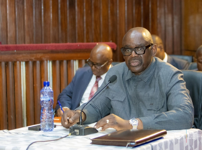 Leadership confirmé dans le secteur industriel et des PME, Louis Watum Kabamba : un passage de redevabilité étincelant à l’Assemblée Nationale !
