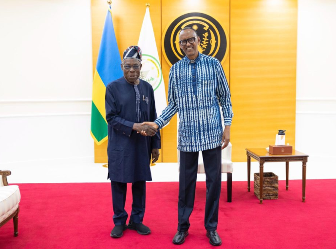 A deux jours du rendez-vous de Washington : Paul Kagame réapparaît aux côtés de Obasanjo au Rwanda