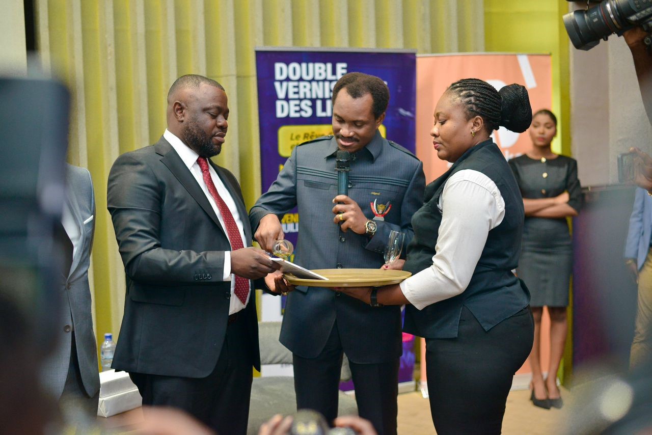 Le Rêve Congolais et le Plan National pour la Promotion de l'Entrepreneuriat des Jeunes, Littérature : Don Israël Mbuyi met à la disposition des passionnés du savoir deux ouvrages exceptionnels !