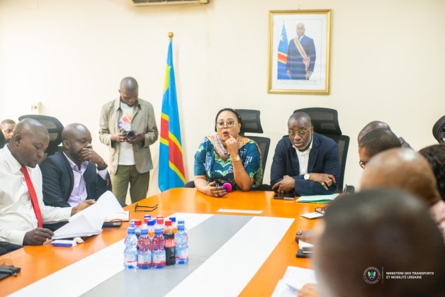Après des années de cacophonie tarifaire , Kinshasa : une commission mixte à pied d'œuvre pour uniformiser le coût du transport pour les motos et tricycles !