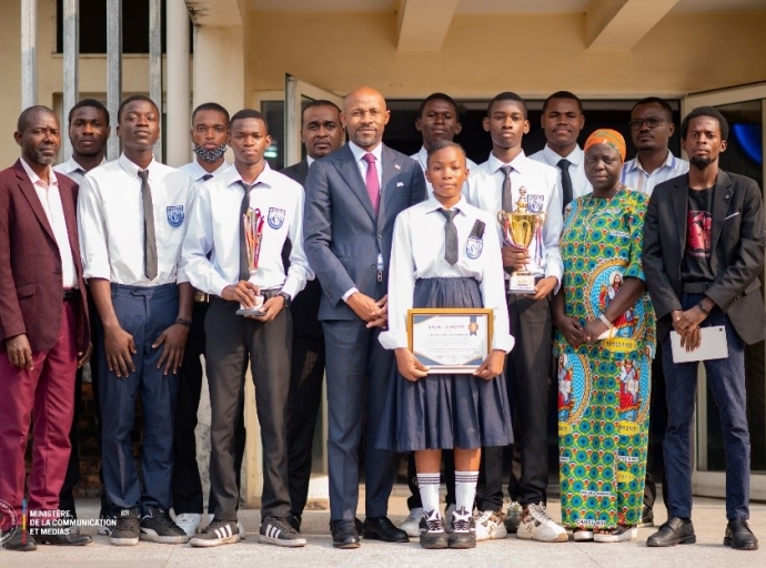 Honorant les vainqueurs d’un tournoi des génies en herbe, Education : Patrick Muyaya encourage les élèves à développer l’esprit de la lecture 