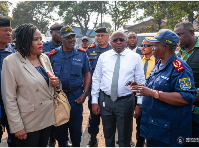 Jacquemain Shabani au chevet des victimes, Drame au camp Kabila : bilan provisoire 150 maisons calcinées