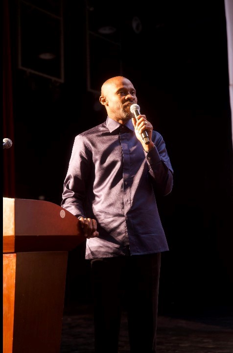 Halte à la cacophonie, aux spéculations sponsorisées, Patrick Muyaya : ‘’La RDC ne signera aucun accord économique avec le Rwanda tant que ses troupes seront sur notre territoire’’