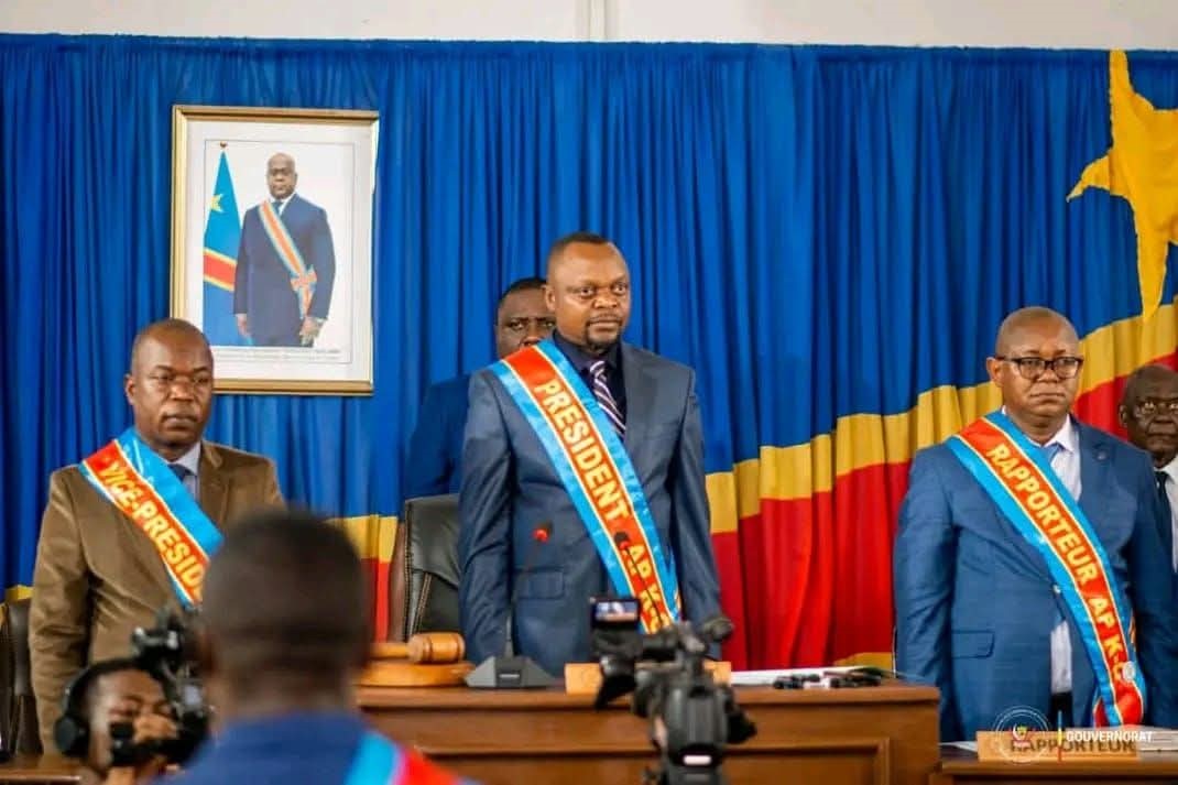 Kongo Central : le Président de l’Assemblée Provinciale Papy Mantezolo destitué par vote, sa démission jugée irrégulière