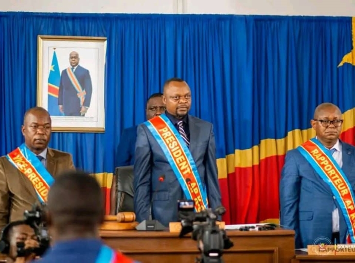 Kongo Central : le Président de l’Assemblée Provinciale Papy Mantezolo destitué par vote, sa démission jugée irrégulière