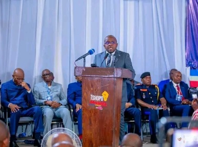 Sénat : Jacquemain Shabani plaide pour l’augmentation des crédits alloués à la production et à la délivrance des cartes d’identité