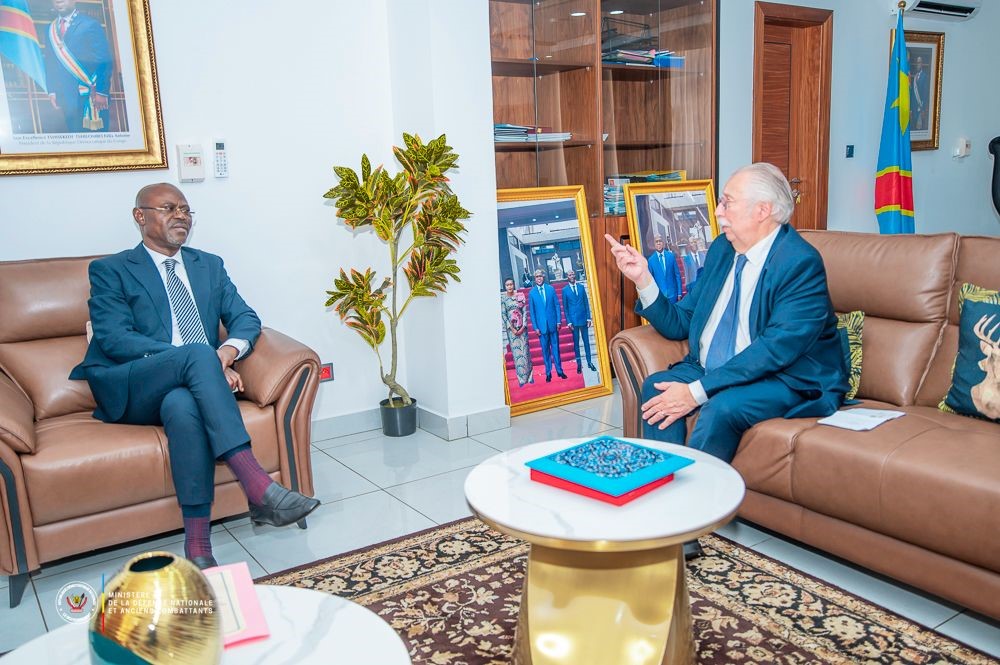 Coopération RDC-Belgique : échange de renforcement de solidarité entre le VPM Guy Kabombo et André Flahaut